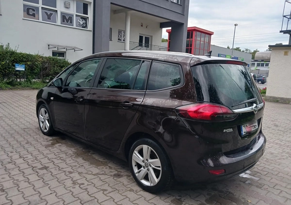 Opel Zafira cena 36000 przebieg: 245000, rok produkcji 2015 z Szczecin małe 379